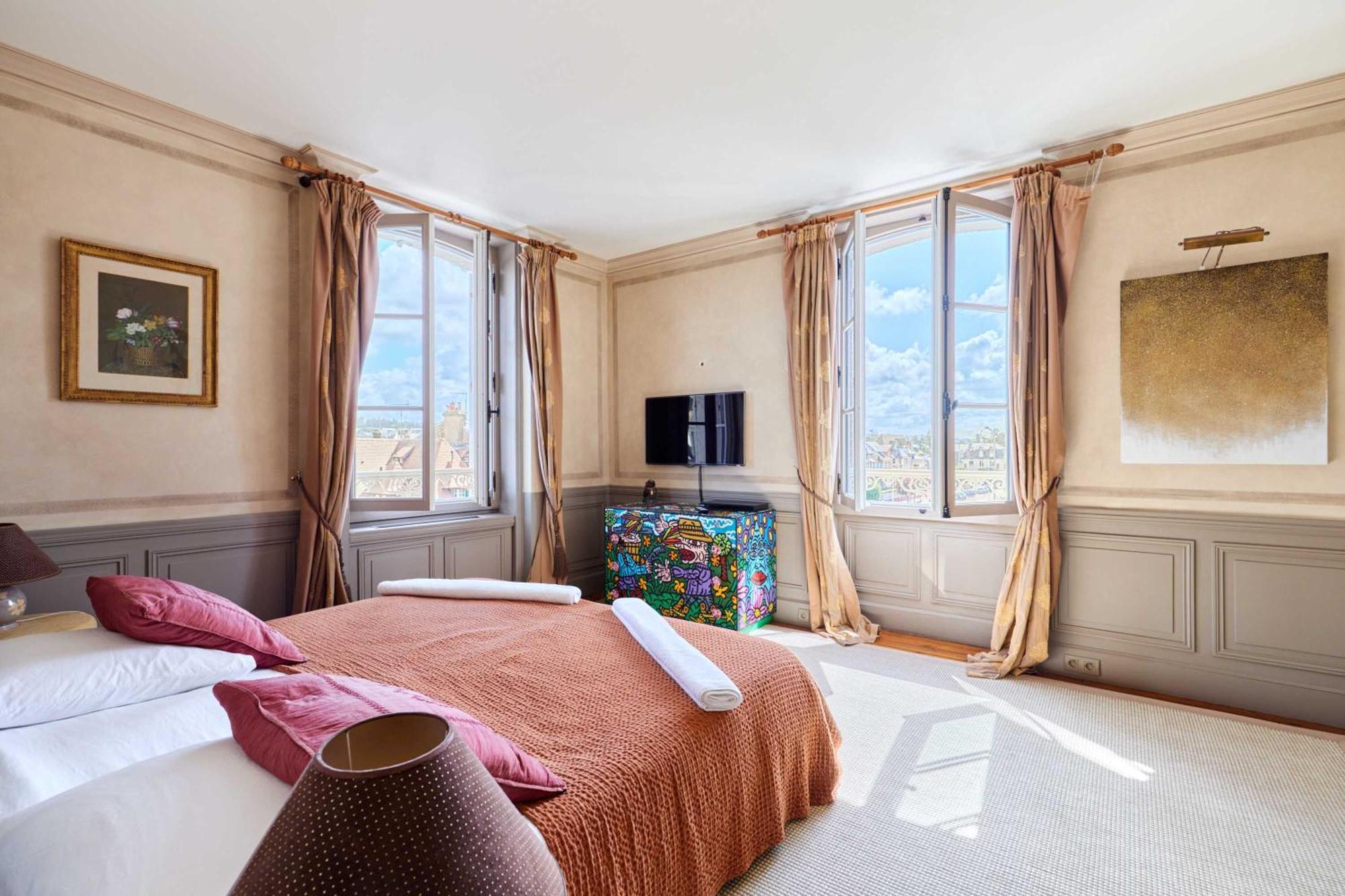 Luxurious 4 Bedroom Duplex, 200M From Place Morny Deauville Exterior foto