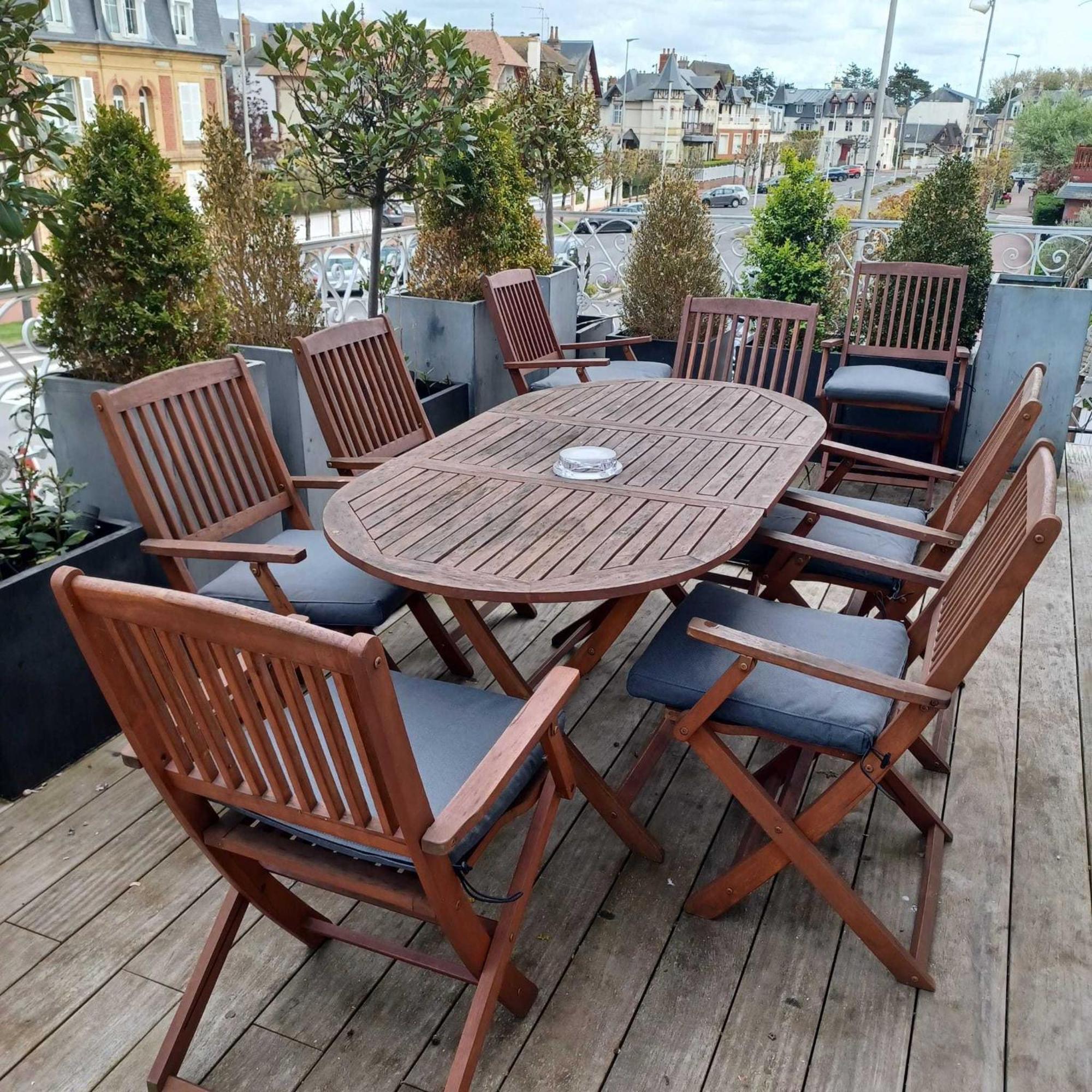 Luxurious 4 Bedroom Duplex, 200M From Place Morny Deauville Exterior foto
