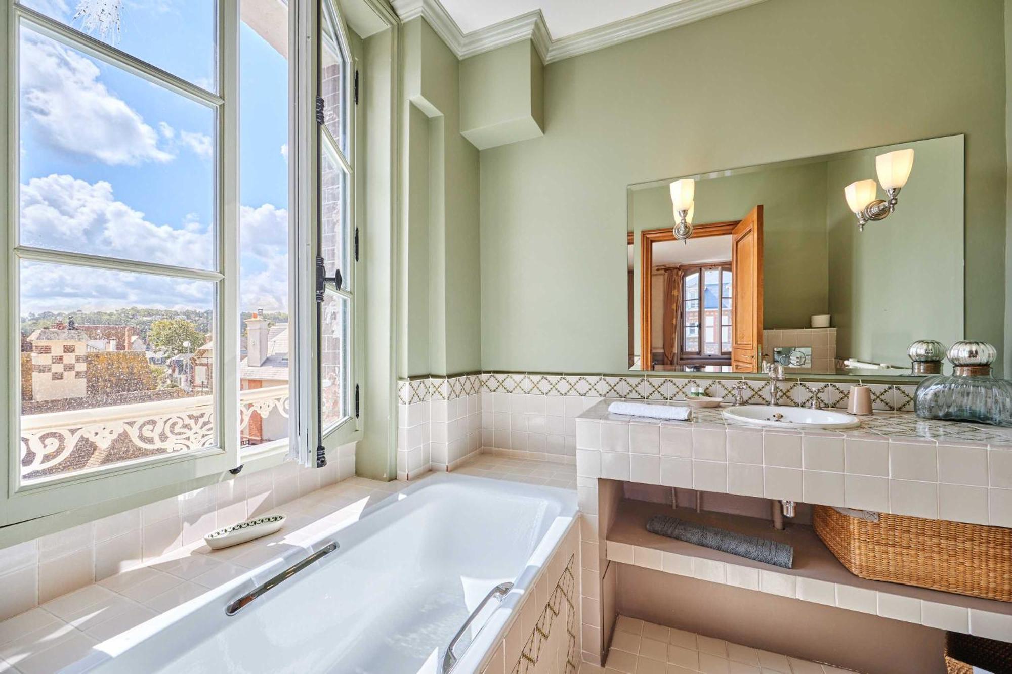 Luxurious 4 Bedroom Duplex, 200M From Place Morny Deauville Exterior foto