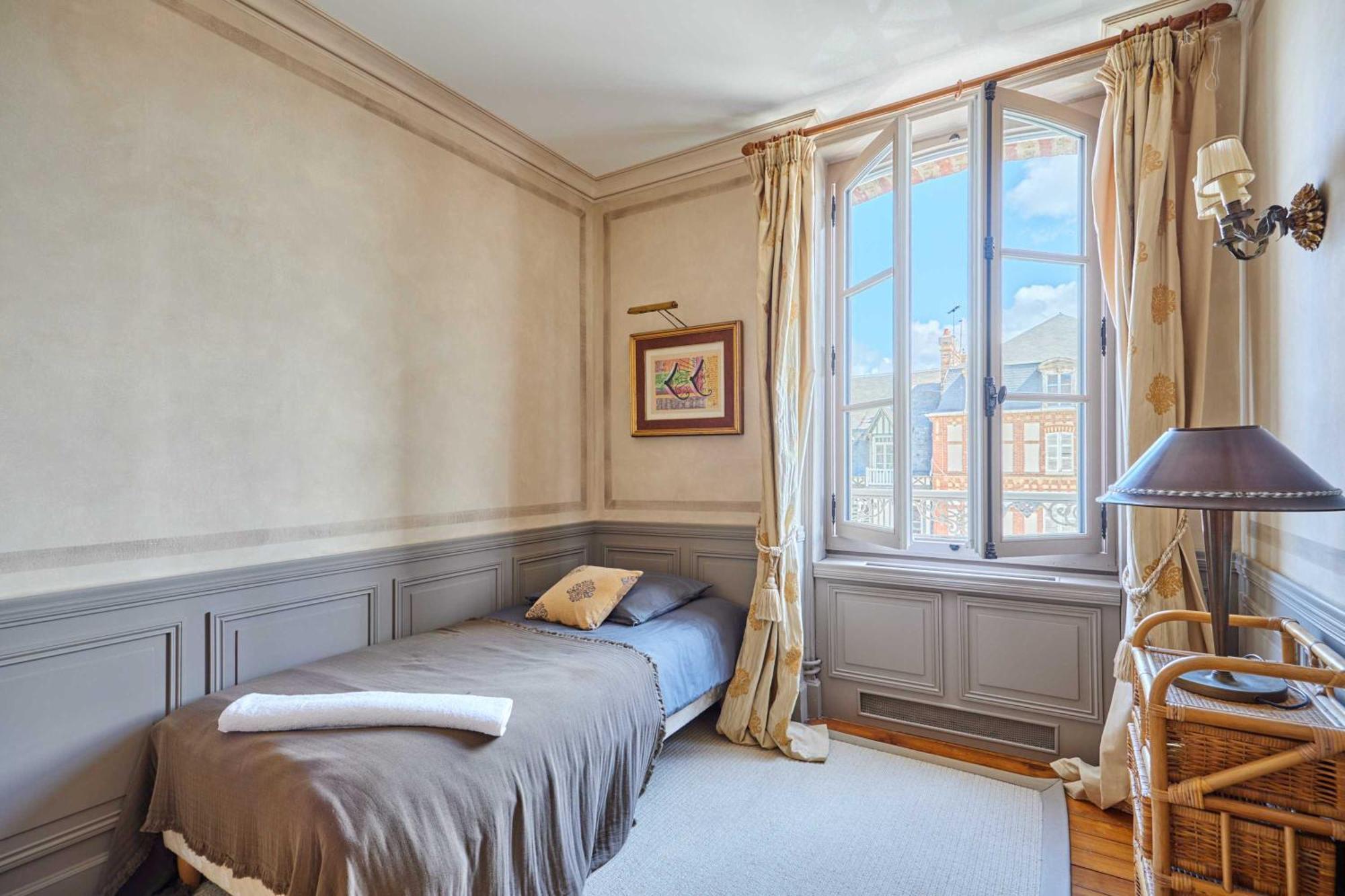 Luxurious 4 Bedroom Duplex, 200M From Place Morny Deauville Exterior foto